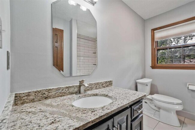 Building Photo - 5741 Wolf Laurel Dr SW