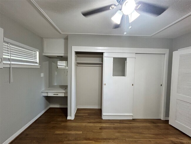 Building Photo - 3520 Garrott St