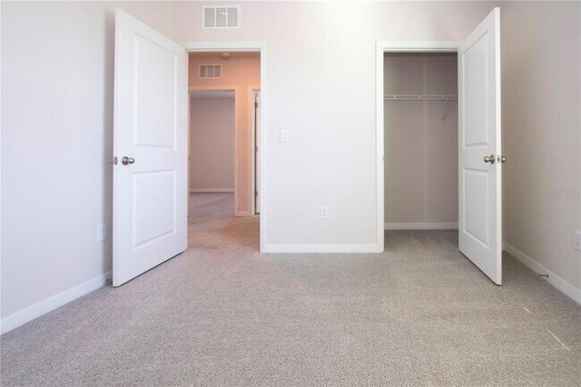 Building Photo - 3513 Hilltop Cir