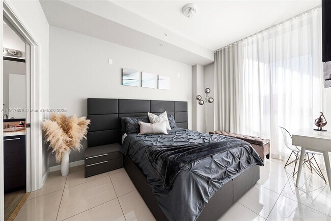 Building Photo - 7930 East Dr