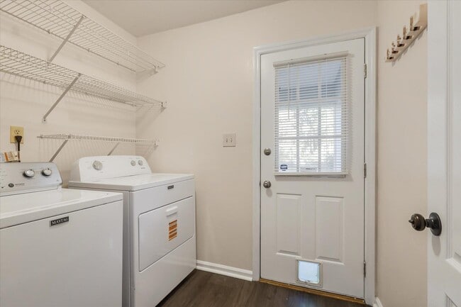 Building Photo - 1901 Gina Dr