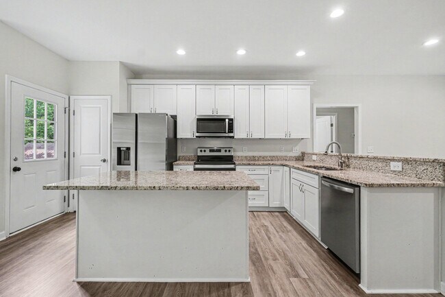 Building Photo - 324 N Milford Dr