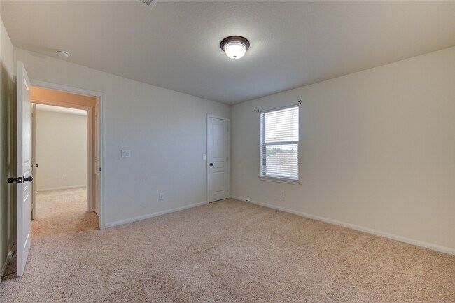Building Photo - 15318 Benson Landing Dr