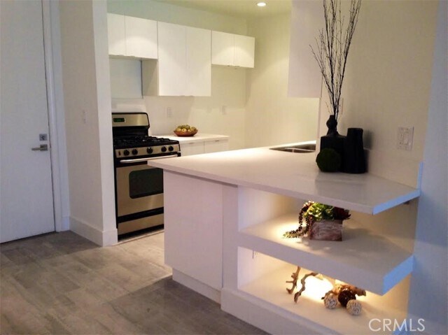 Building Photo - 8811 Burton Way