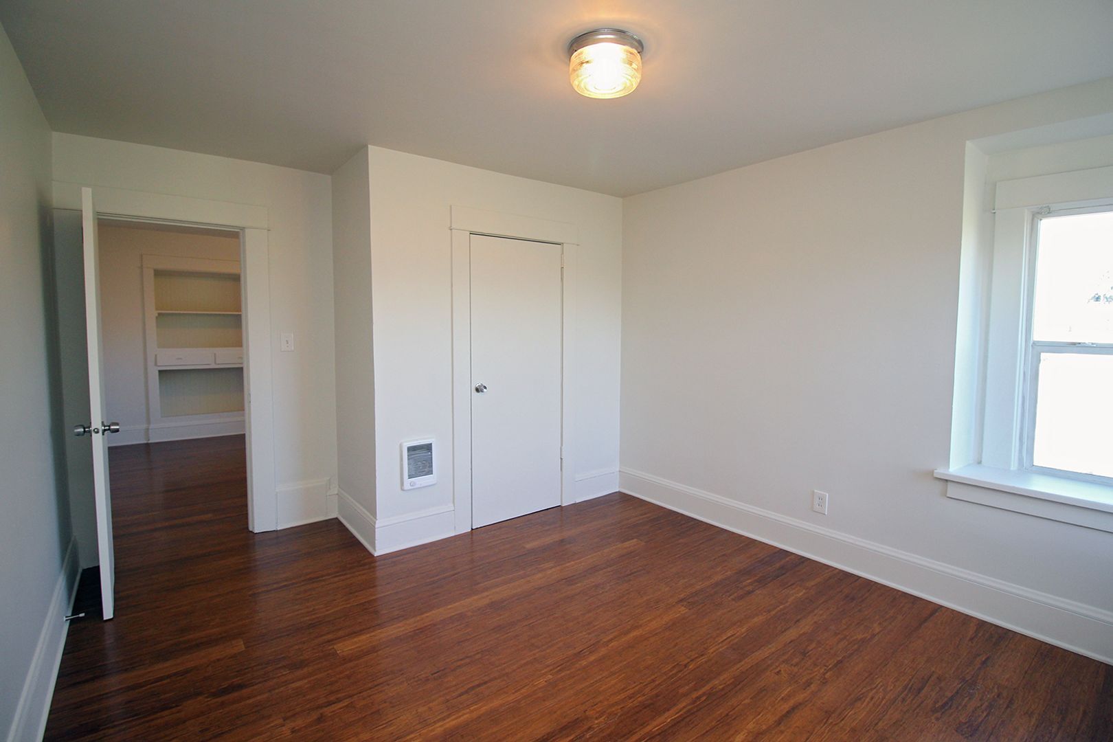 Building Photo - 5005-5007-5007 N Kerby Ave