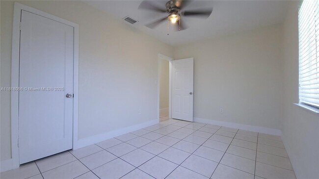 Building Photo - 7410 SW 37th St