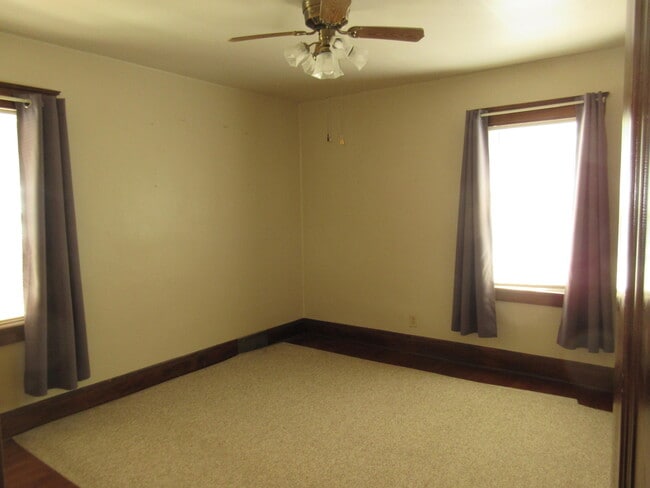 Building Photo - 2615 Taylor Ave