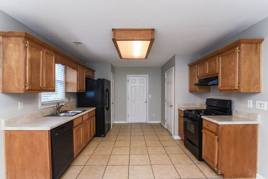 Building Photo - 4091 S Fork Dr