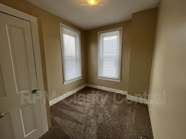 Building Photo - 23 N Vine St