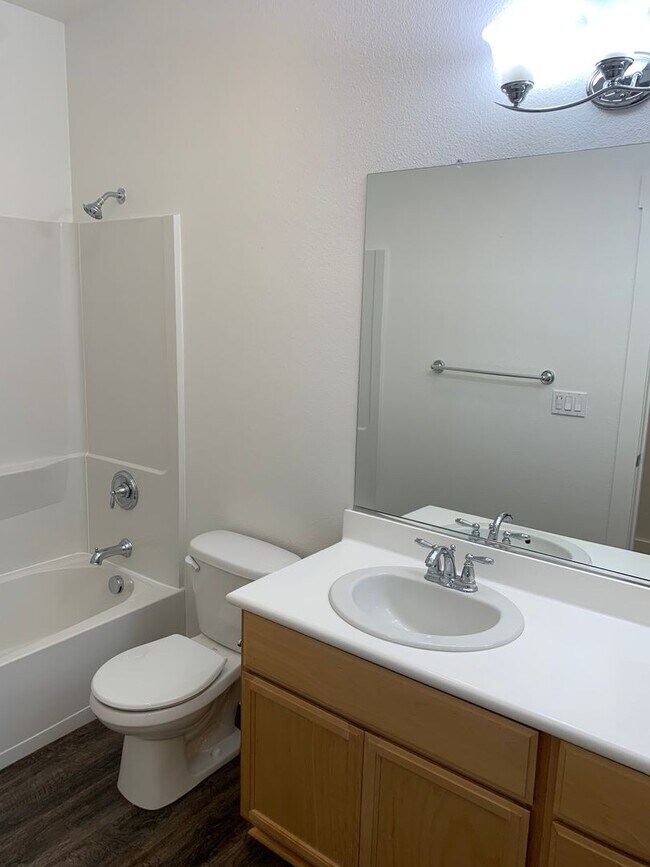 Building Photo - Beautiful Single Story Brentwood Home