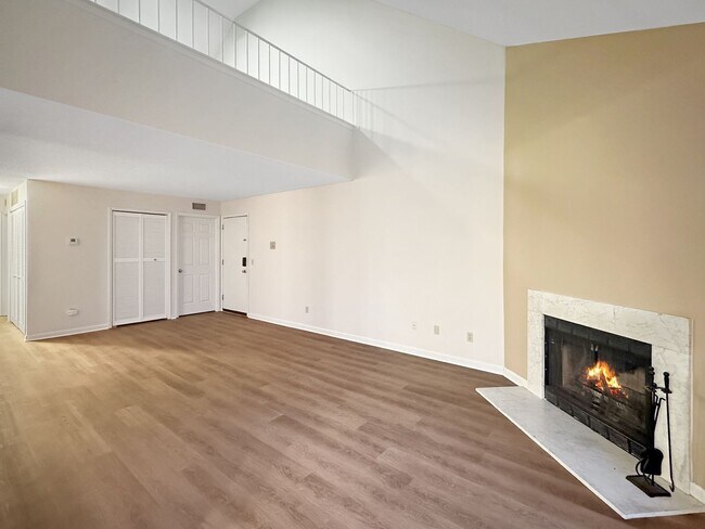 Building Photo - 15630 26th Ave N