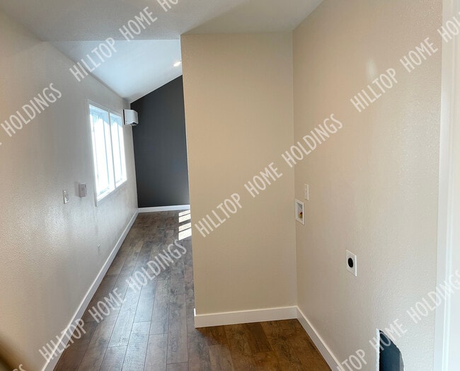 Building Photo - 60 Hilltop Rd