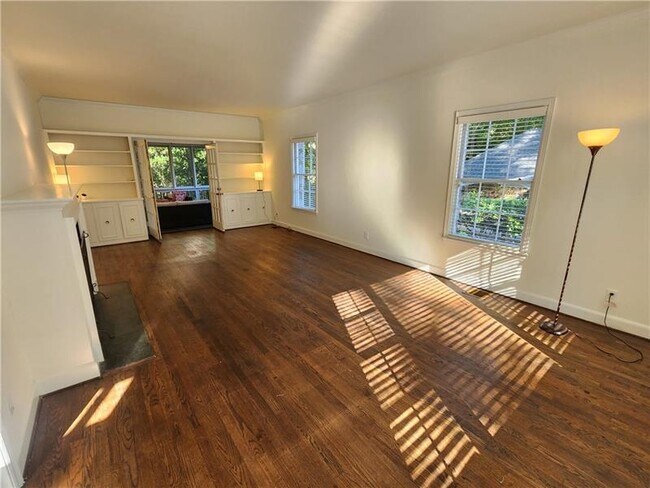 Building Photo - 65 Clarendon Ave