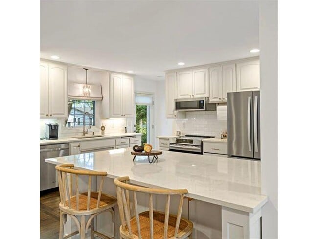 Building Photo - 4520 Vandervork Ave