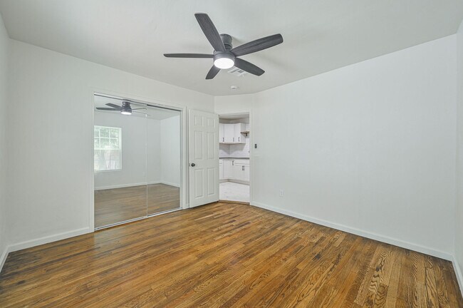 Building Photo - 1526 NW 45th St