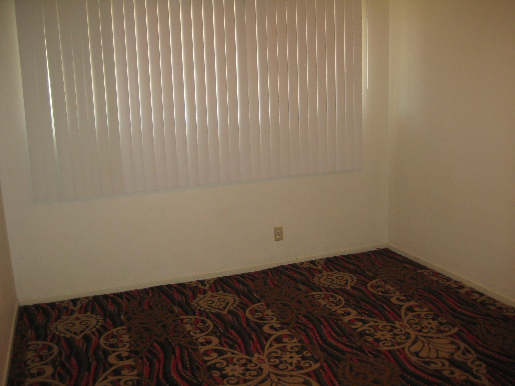 Building Photo - 467 S Downey Rd