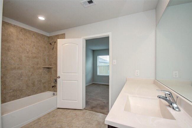 Building Photo - 6222 El Topacio Dr