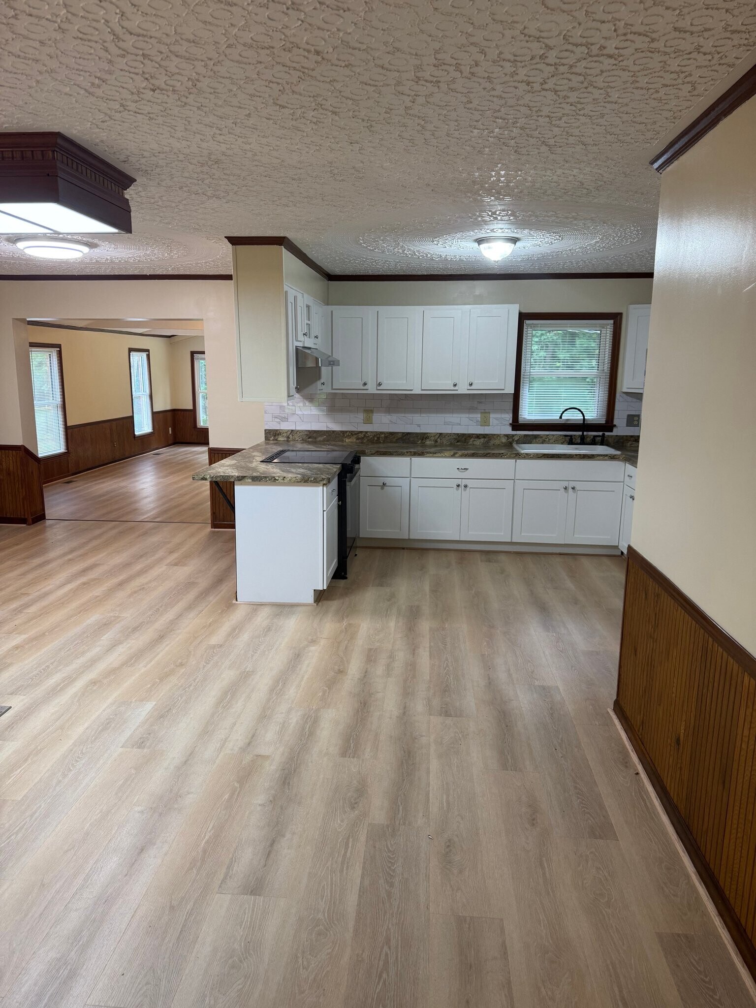 Building Photo - 1722 Maple Ln