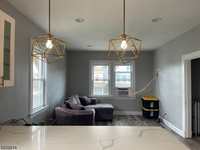 Building Photo - 125 Marsellus Pl