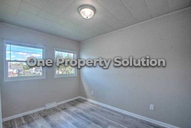 Building Photo - 292 Hadley Rd