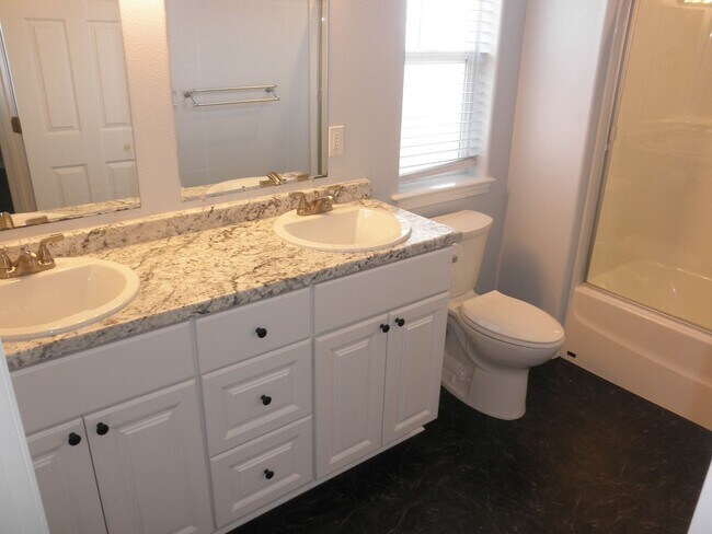 Building Photo - Updated