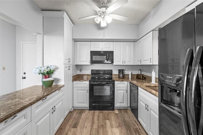 Building Photo - 30 Turner St