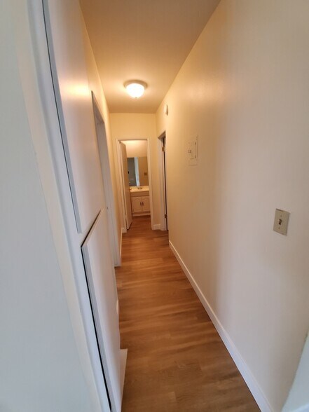 Building Photo - 13000 Dronfield Ave