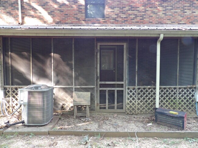 Building Photo - 244 Meadowview Dr