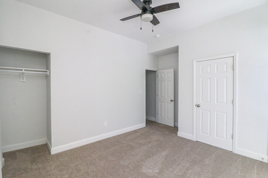 Building Photo - 2228 Kemper Ln