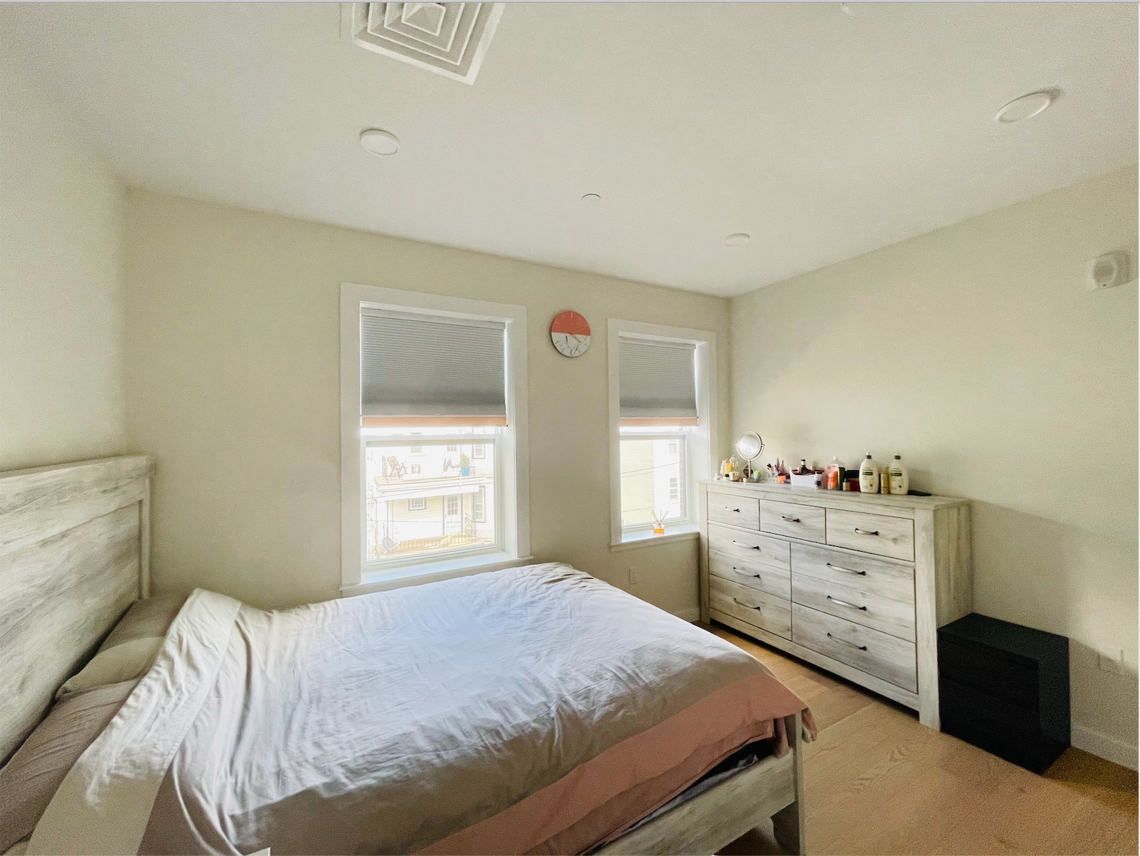 Building Photo - 16 Boardman St