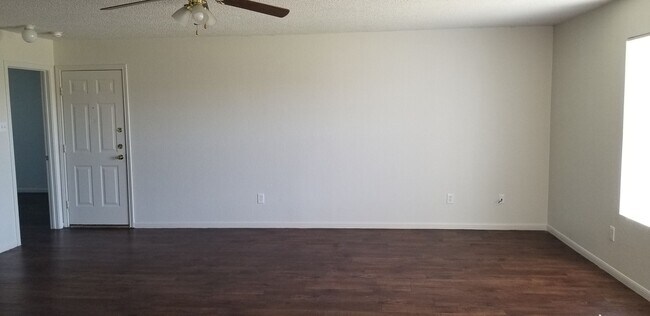 Building Photo - 4311 Janelle Dr