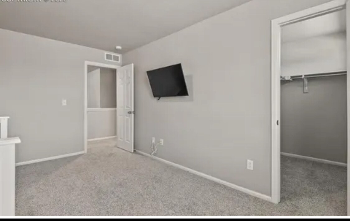 Building Photo - 7238 Fauna Glen Dr