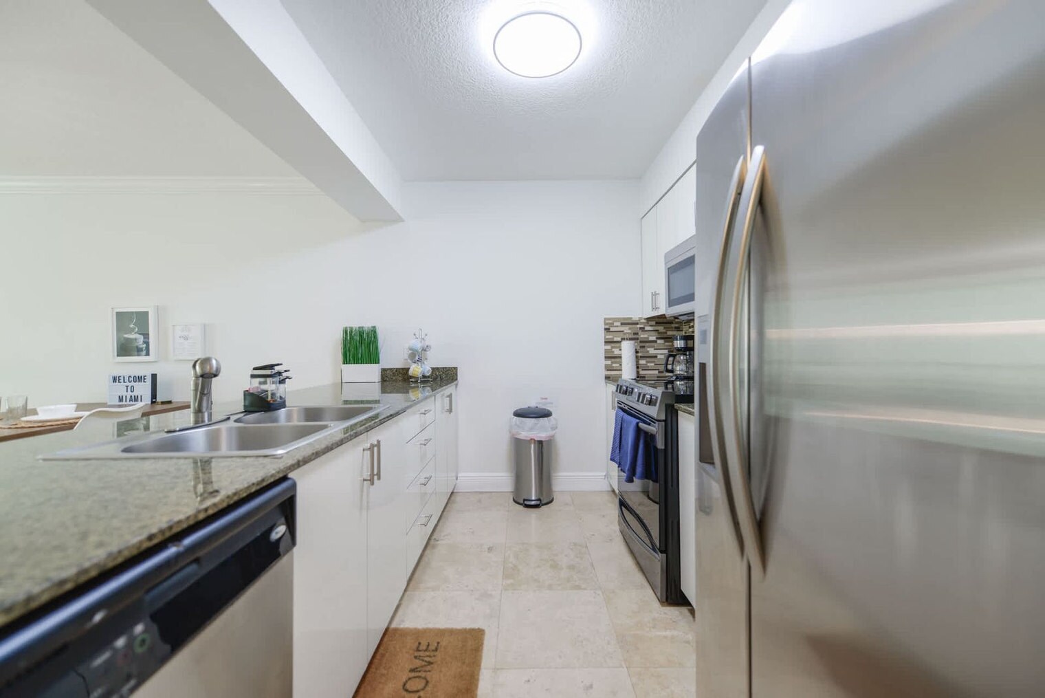 Building Photo - 1200 Brickell Bay Dr