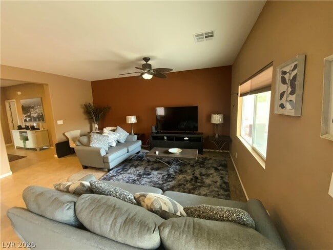 Building Photo - 4936 Semifonte Dr