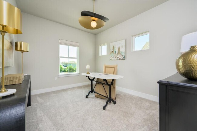 Building Photo - 142 Volterra Ln