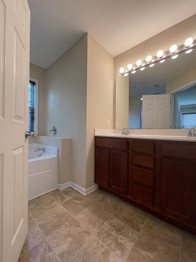 Building Photo - Super Sugarberry