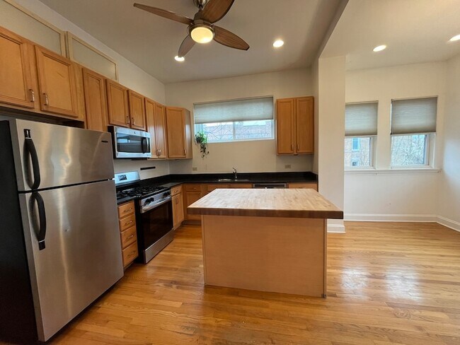 Building Photo - 2558 W Haddon Ave