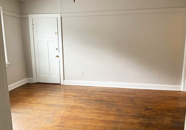 Building Photo - 415 Probasco St