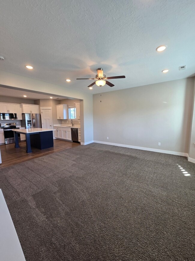 Building Photo - 1720 Stone Creek Way