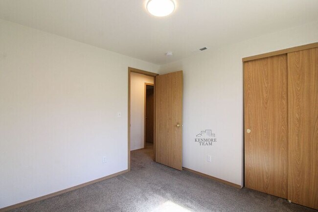 Building Photo - 7712 Thetis Dr