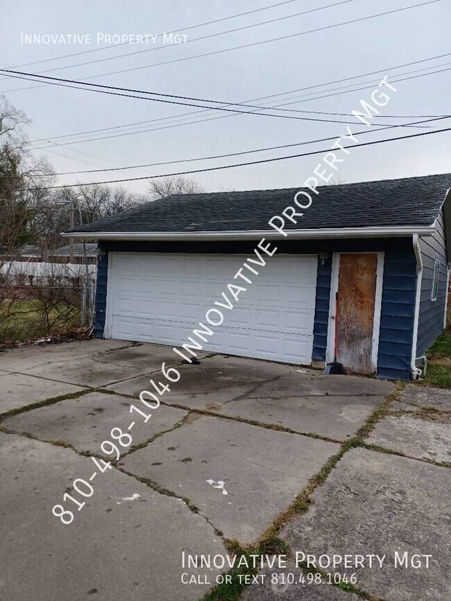 Building Photo - 3 bedroom 1 bath spacious home! newly reno...