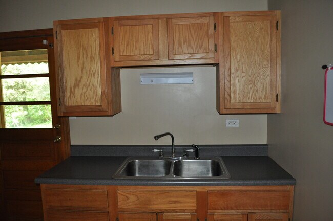 Building Photo - 612 Grant Ave