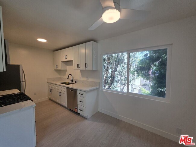 Building Photo - 1411 Innes Pl