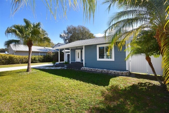 Building Photo - 2450 Hawthorne St