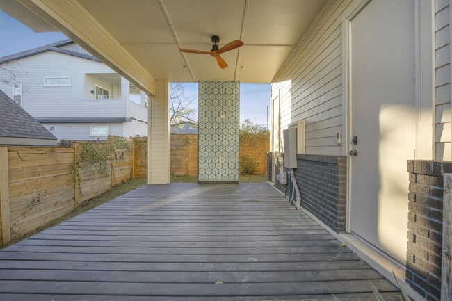 Building Photo - 1708 Perez St