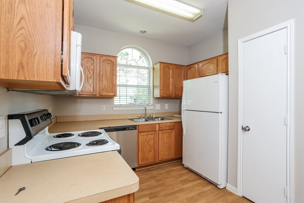 Building Photo - 1008 Buffalo Springs Dr