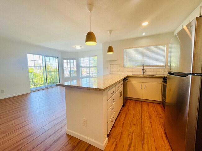 Building Photo - *****1,000 off first months rent********* Beautifully Upgraded 2 Bedroom Apartment For Rent!