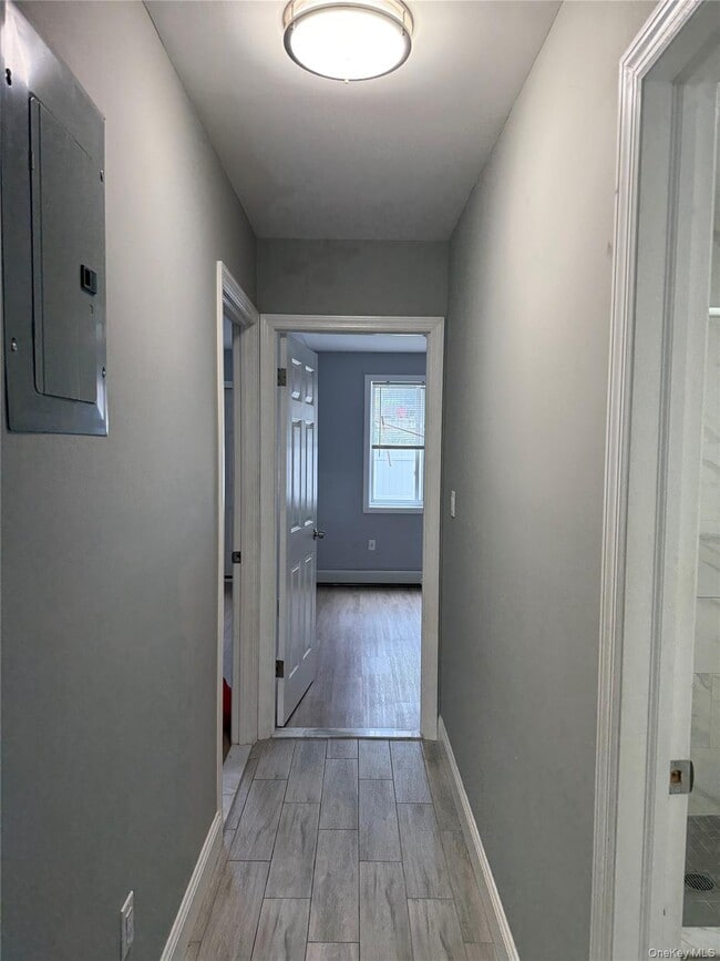 Building Photo - 73-08 Utopia Pkwy