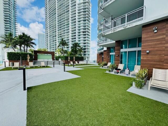 Building Photo - 350 S Miami Ave