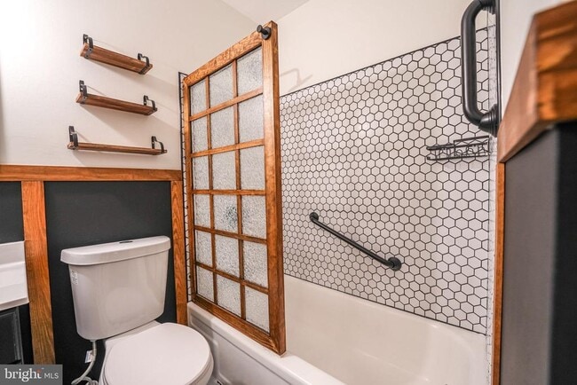 Building Photo - 4908 Sauquoit Ln